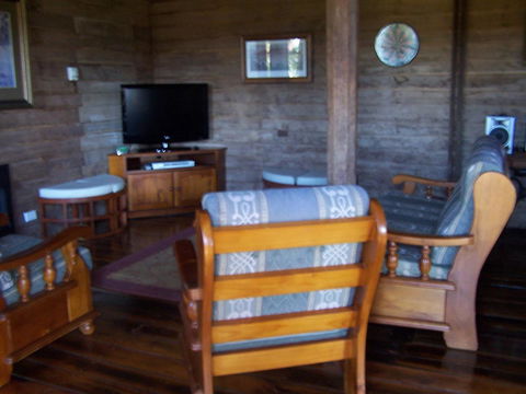Drumreagh Cabins - Accommodation Sunshine Coast 10