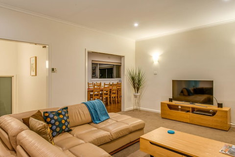 City Lights - Accommodation Sunshine Coast 6