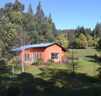 Whispering Spirit Holiday Cottages  Mini Ponies - Accommodation Sunshine Coast