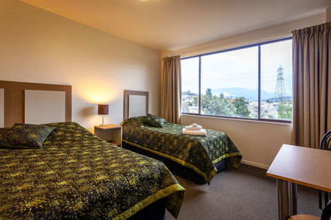 Mornington Inn - Accommodation Sunshine Coast 0