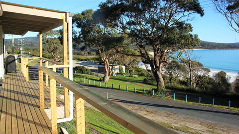 KINGFISHER COTTAGE Beachfront At The Binalong Bay - Accommodation Sunshine Coast 8