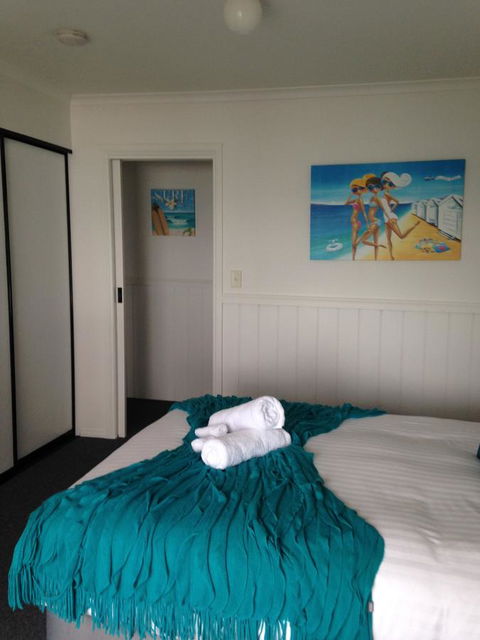 KINGFISHER COTTAGE Beachfront At The Binalong Bay - Accommodation Sunshine Coast 25