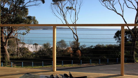 KINGFISHER COTTAGE Beachfront At The Binalong Bay - Accommodation Sunshine Coast 6