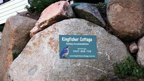 KINGFISHER COTTAGE Beachfront At The Binalong Bay - Accommodation Sunshine Coast 15