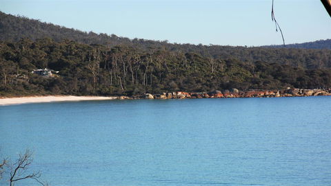 KINGFISHER COTTAGE Beachfront At The Binalong Bay - Accommodation Sunshine Coast 12