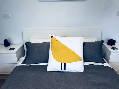 Studio SixA ... A Haven In The Heart Of Hobart - Accommodation Sunshine Coast 5