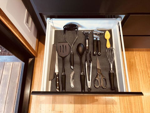 Studio SixA ... A Haven In The Heart Of Hobart - Accommodation Sunshine Coast 12