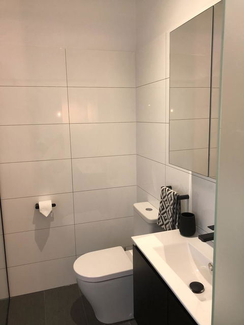 Studio SixA ... A Haven In The Heart Of Hobart - Accommodation Sunshine Coast 13