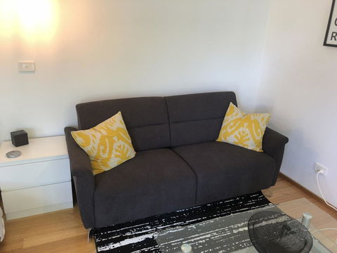 Studio SixA ... A Haven In The Heart Of Hobart - Accommodation Sunshine Coast 4