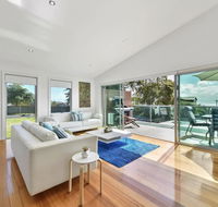Seas The Day - Seaside Getaway - Accommodation Sunshine Coast