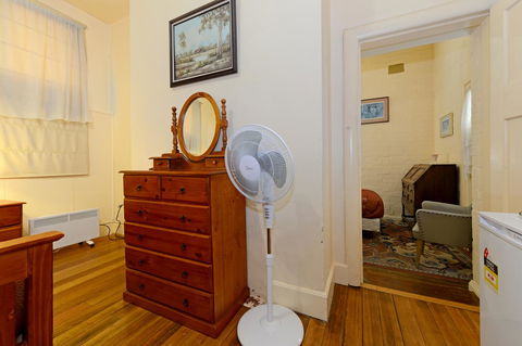 Edinburgh Gallery Bed & Breakfast - Accommodation Sunshine Coast 16