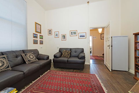 Edinburgh Gallery Bed & Breakfast - Accommodation Sunshine Coast 3