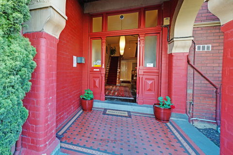 Edinburgh Gallery Bed & Breakfast - Accommodation Sunshine Coast 1