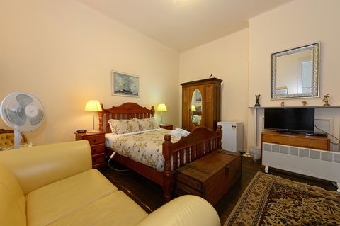 Edinburgh Gallery Bed & Breakfast - Accommodation Sunshine Coast 41