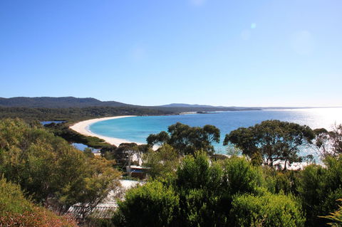 DOLPHIN LOOKOUT COTTAGE - Amazing Views Of The Bay Of Fires - Accommodation Sunshine Coast 9