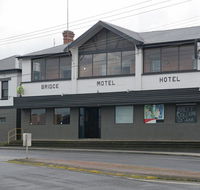 Bridge Hotel - Accommodation Sunshine Coast