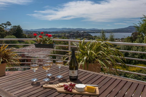 Isle Of Views - Accommodation Sunshine Coast 16