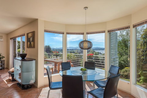 Isle Of Views - Accommodation Sunshine Coast 15