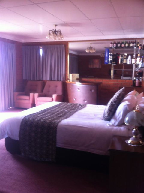 The Waterloo Hotel - Accommodation Sunshine Coast 9