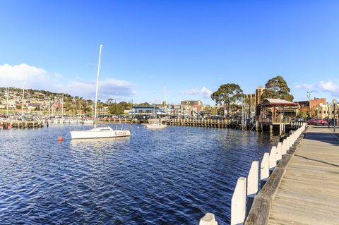 Bellerive Marina View Apartments No 28 - Accommodation Sunshine Coast 32