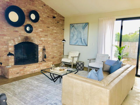 EMBRACING EVANDALE - Hosted By L'Abode Accommodation - Accommodation Sunshine Coast 5
