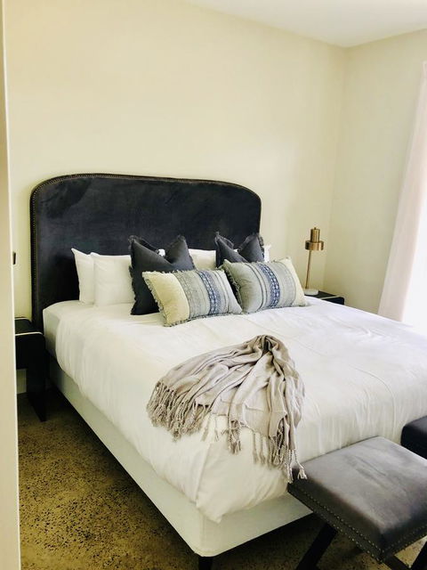 EMBRACING EVANDALE - Hosted By L'Abode Accommodation - Accommodation Sunshine Coast 3