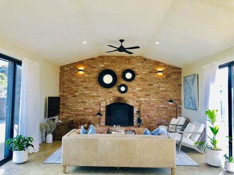 EMBRACING EVANDALE - Hosted By L'Abode Accommodation - Accommodation Sunshine Coast 0