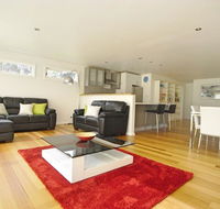 Seaview Apartment - Accommodation Sunshine Coast