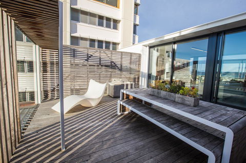 Avalon City Retreat - Accommodation Sunshine Coast 0