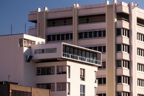 Avalon City Retreat - Accommodation Sunshine Coast 1