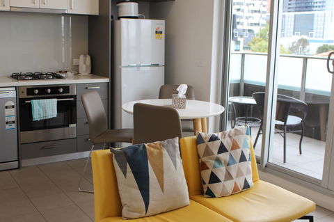 Poplar Box Hill Apartment - Accommodation Sunshine Coast 2