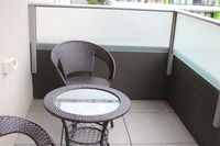 Poplar Box Hill Apartment