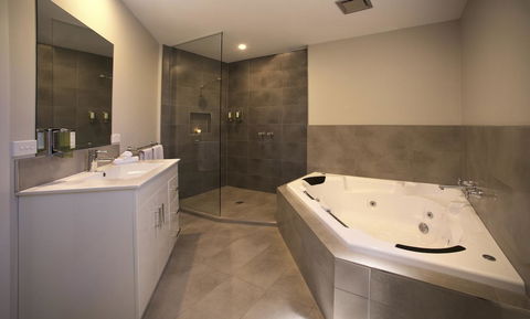 Boathouse Resort Studios And Suites - Accommodation Sunshine Coast 17