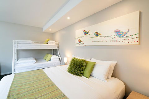 Boathouse Resort Studios And Suites - Accommodation Sunshine Coast 4