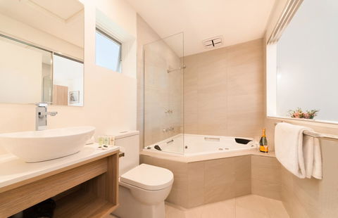 Boathouse Resort Studios And Suites - Accommodation Sunshine Coast 26