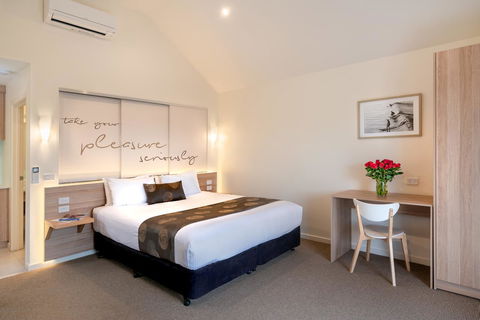 Boathouse Resort Studios And Suites - Accommodation Sunshine Coast 2