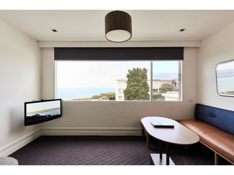 Hotel Sorrento - Accommodation Sunshine Coast 9