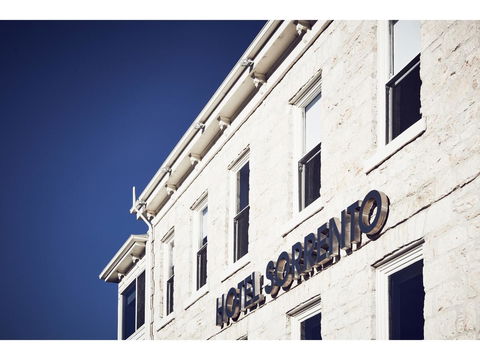 Hotel Sorrento - Accommodation Sunshine Coast 24