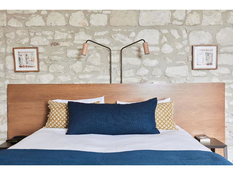 Hotel Sorrento - Accommodation Sunshine Coast 7