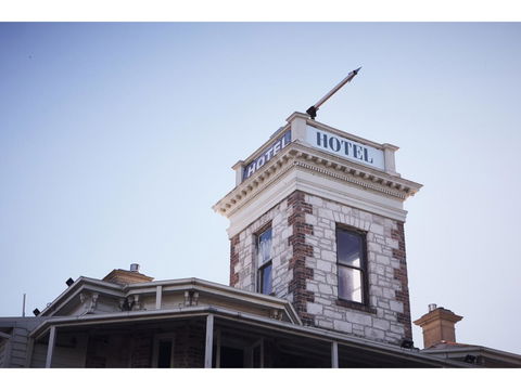 Hotel Sorrento - Accommodation Sunshine Coast 0