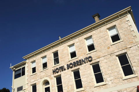 Hotel Sorrento - Accommodation Sunshine Coast 32