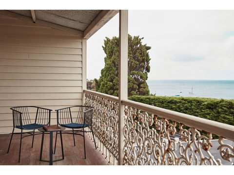 Hotel Sorrento - Accommodation Sunshine Coast 1
