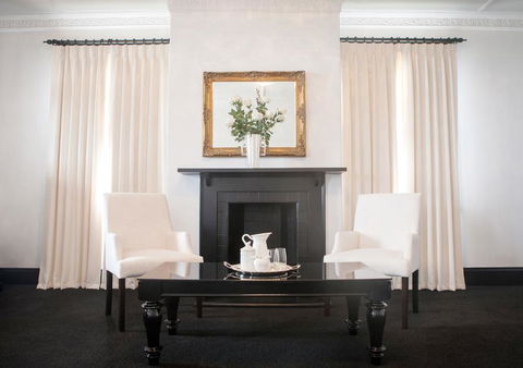 The Royal Hotel Mornington - Accommodation Sunshine Coast 3