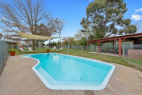 High Country Holiday Park - Accommodation Sunshine Coast 3
