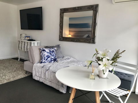 Lorne World - Accommodation Sunshine Coast 4
