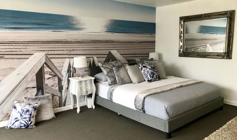 Lorne World - Accommodation Sunshine Coast 12