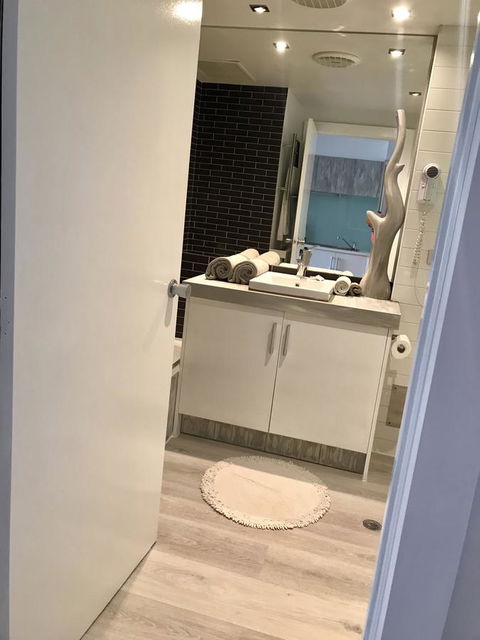 Lorne World - Accommodation Sunshine Coast 6