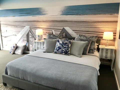 Lorne World - Accommodation Sunshine Coast 3