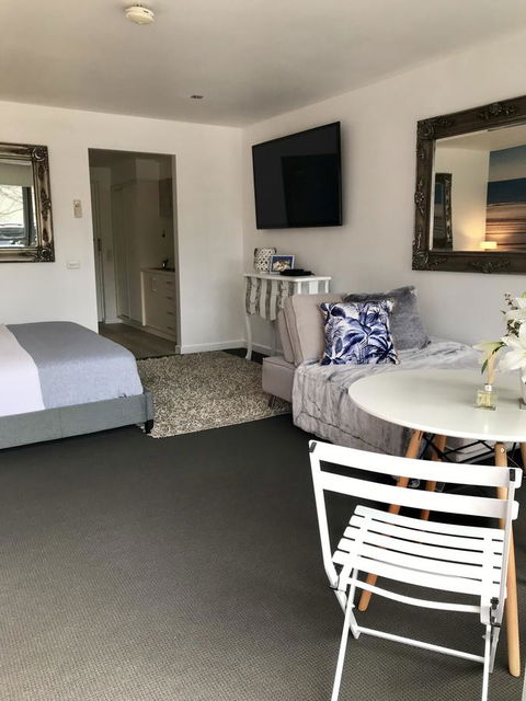 Lorne World - Accommodation Sunshine Coast 5