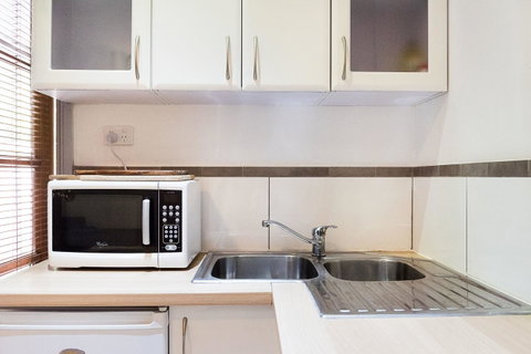 Avalon House - Accommodation Sunshine Coast 12